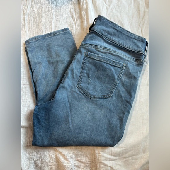 Torrid Super Soft High Rise 3-Button Crop Jegging Distressed Size 16 - Picture 3 of 6